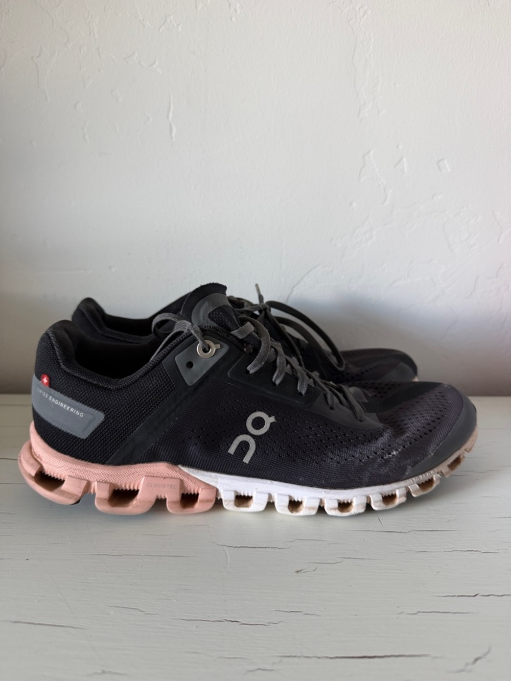 On Cloudflow Running Shoes Mesh Lace Up Rock Rose Women’s Size 8